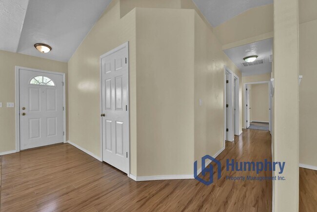 Building Photo - Charming home in Meridian