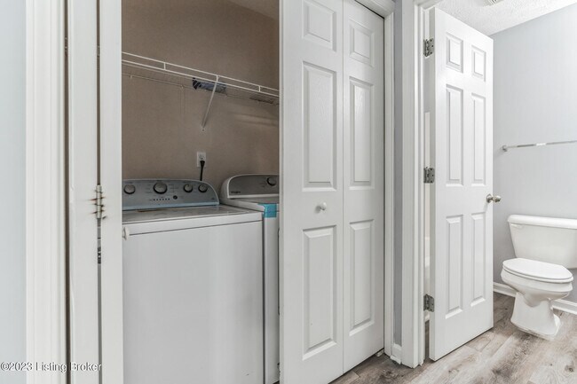 Building Photo - 9500 Brady John Ct