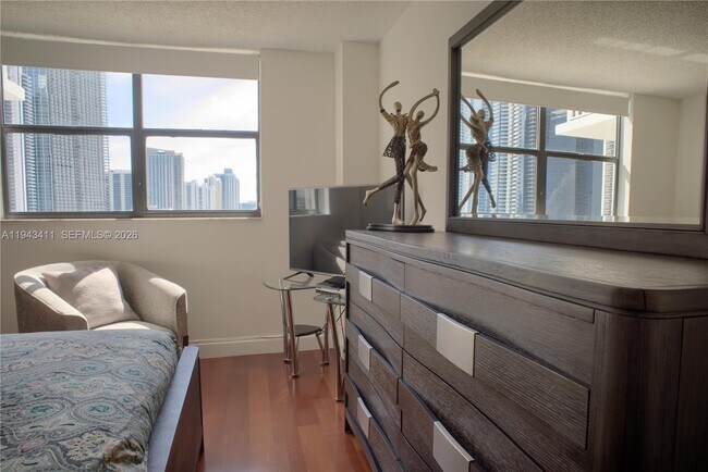 Building Photo - 210 174th St