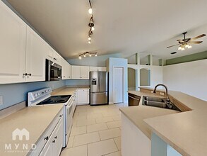 Building Photo - 1500 Baythorn Dr