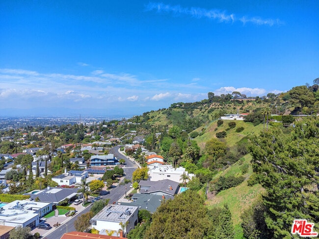 Building Photo - 2925 Dona Susana Dr