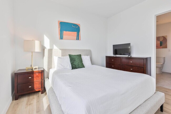 Building Photo - 79 Queensberry St