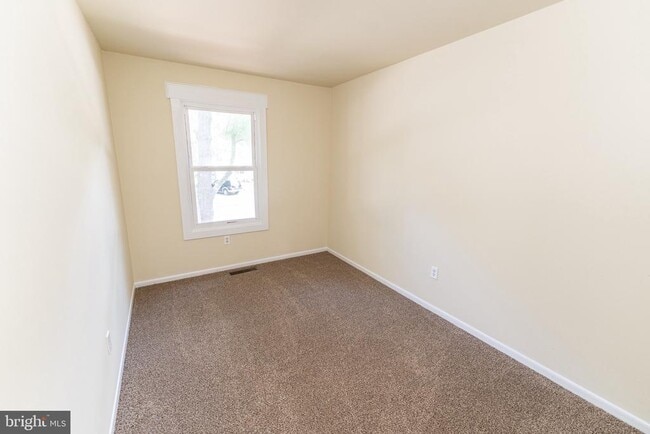 Building Photo - 746 Hemlock St