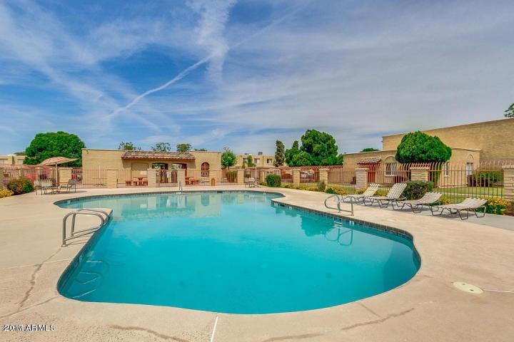 Building Photo - 948 S Alma School Rd