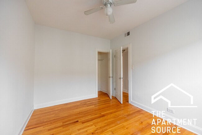 Building Photo - 2004 W Jarvis Ave