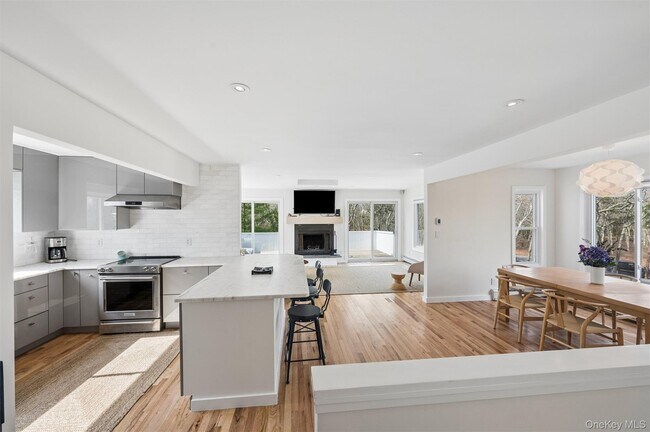 Building Photo - 14 Old Trail Rd