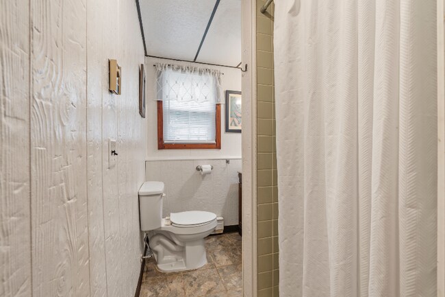 Building Photo - 4998 Rockefeller Rd