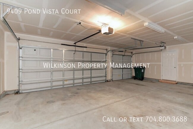 Building Photo - 9409 Pond Vista Court