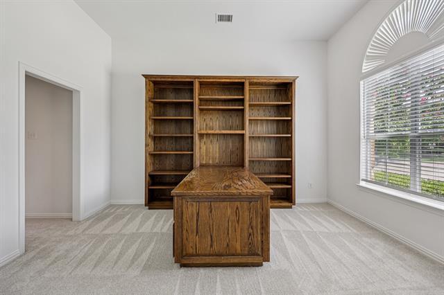 Building Photo - 11295 Apple Valley Dr