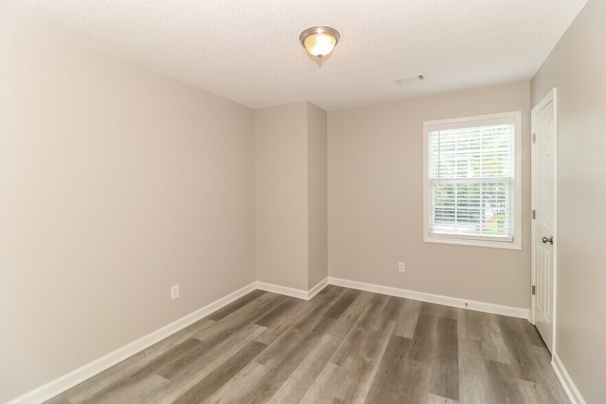 Building Photo - 404 Wood Chase Ln