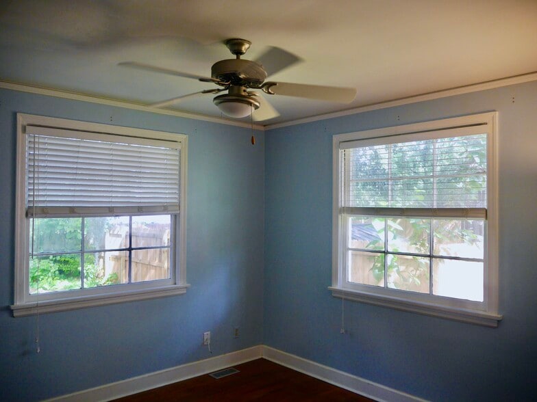 Large Bdrm # 2 Blue as well - 2270 Larchmont Rd