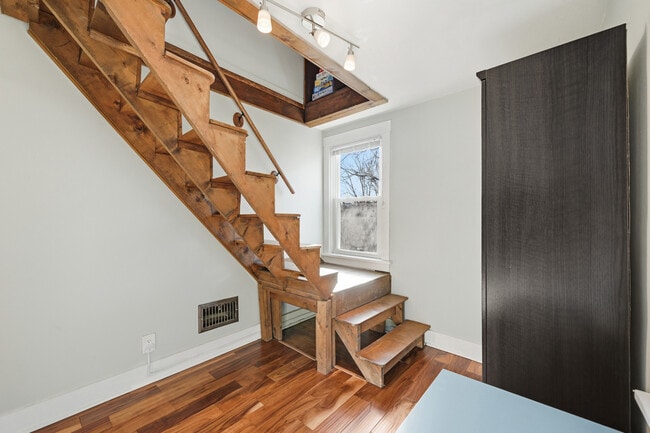 Building Photo - 1424 Macon Ave