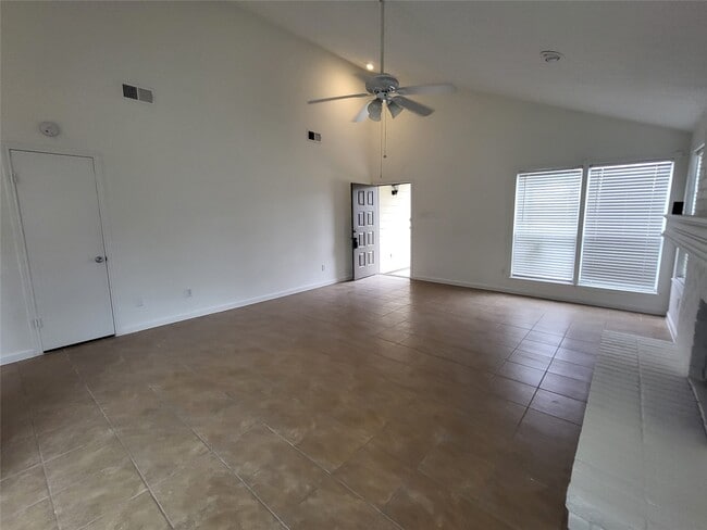 Building Photo - 13839 Walnut Hollow Ln