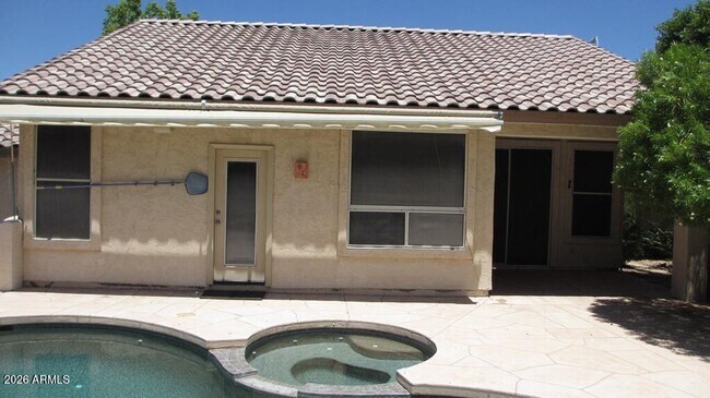 Building Photo - 2471 W Hemlock Way