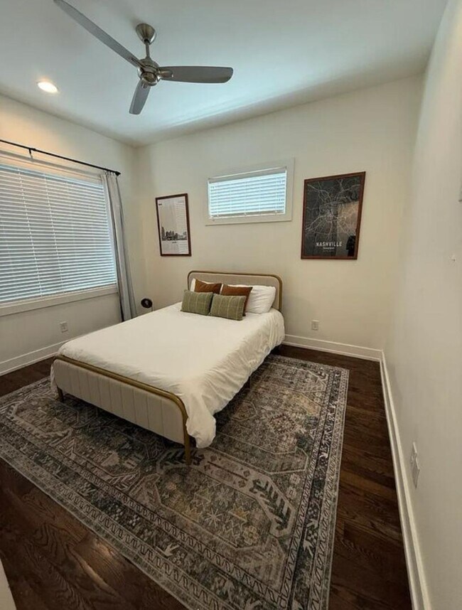 Building Photo - 2718 Delaware Ave