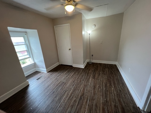 Bedroom 2 - 822 E Prospect St