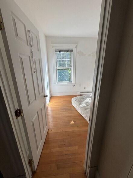 Building Photo - 25 Lenox St