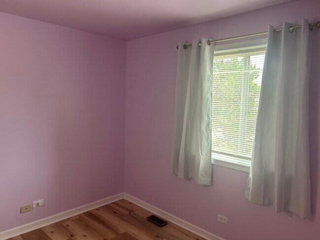 Building Photo - 2732 Wilshire Ct