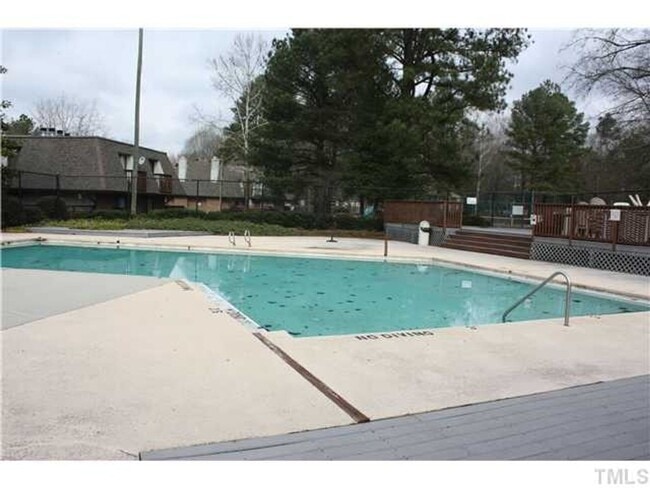 Building Photo - Chapel Hill / Finley Forest Townhouse