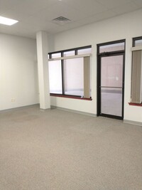 Building Photo - FOR LEASE- Prime Downtown Oelwein Commerci...