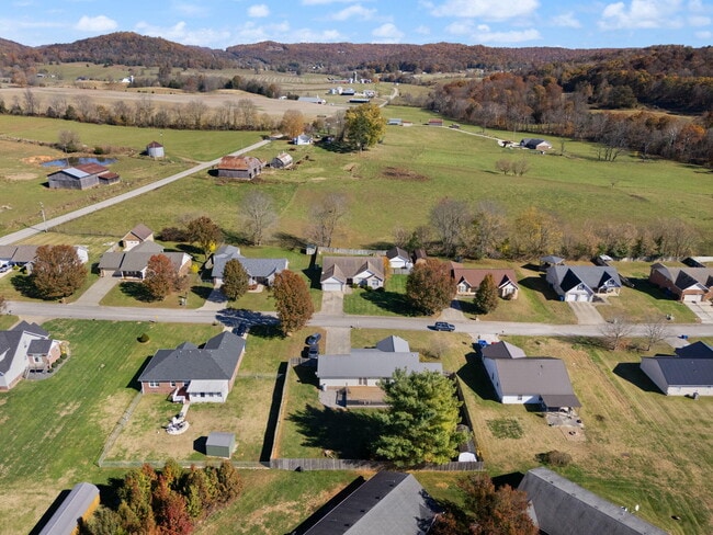 Building Photo - 76 Waterford Way