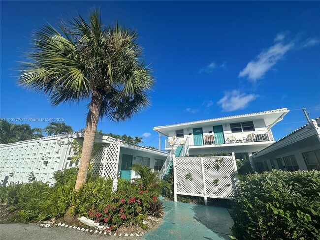 Building Photo - 4300 Sea Grape Dr