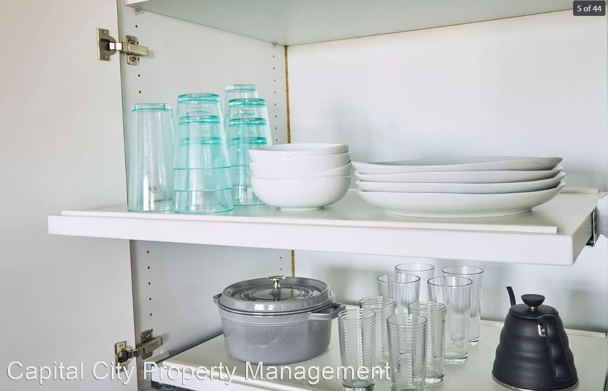 Building Photo - 700 Grand Ave