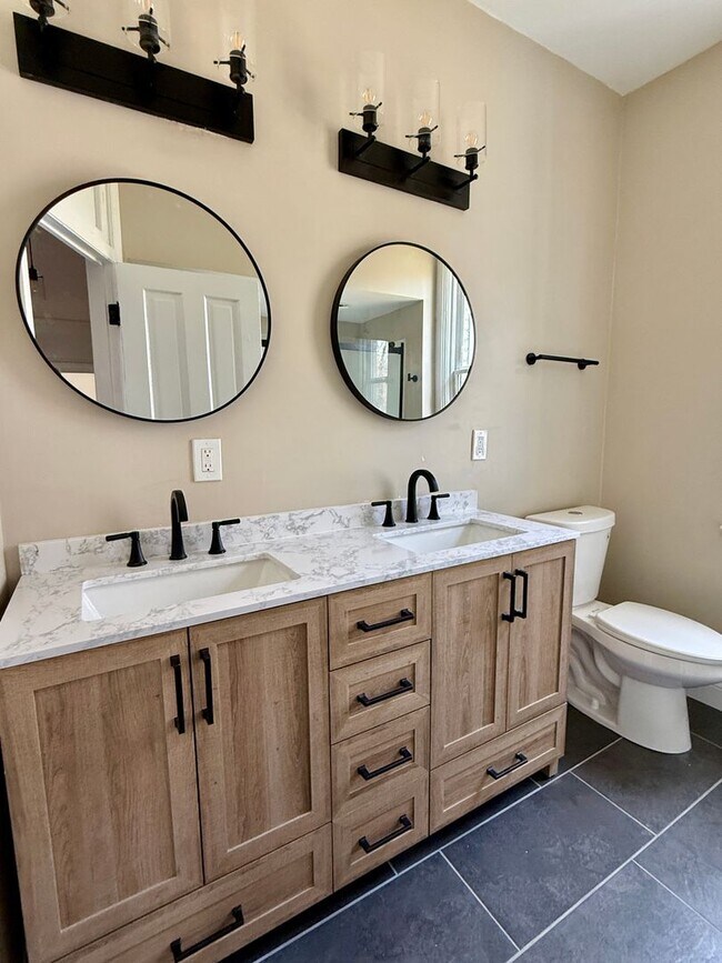 Building Photo - Newly Renovated, All Brand New, Huge 4 bedroom! Incline District