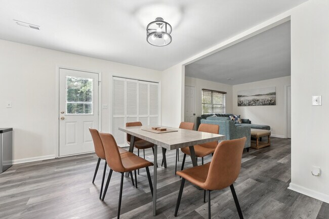 Building Photo - 214 Bridgefield Pl