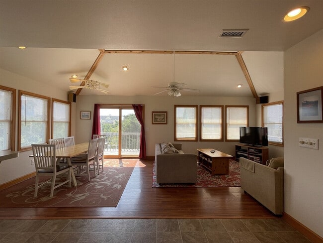 Building Photo - 54205 Marlin Ct