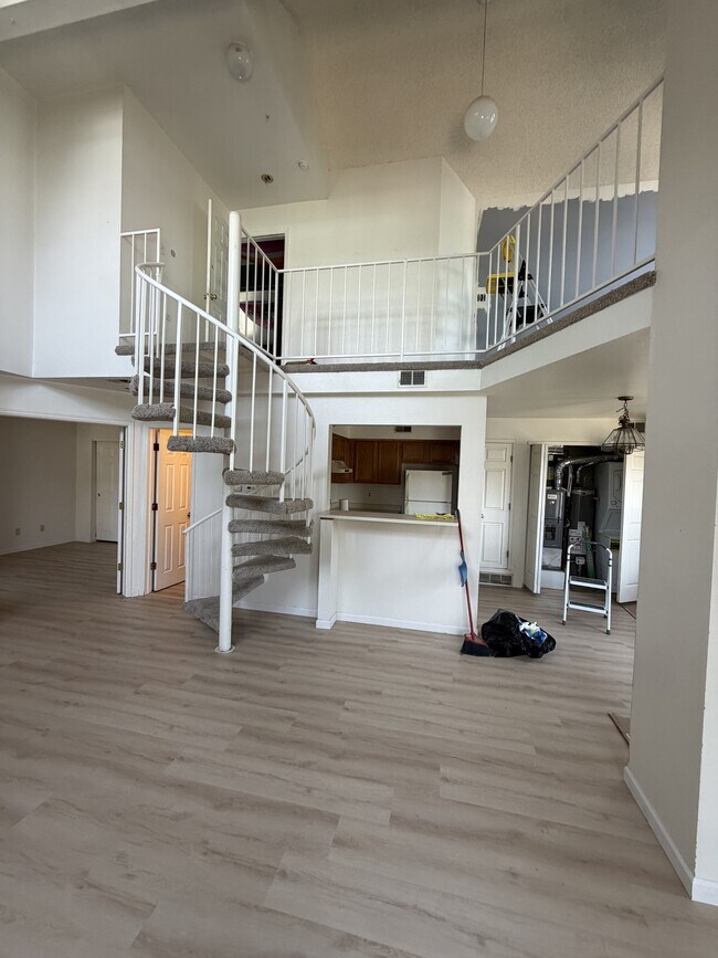 Building Photo - 6775 S Ivy St