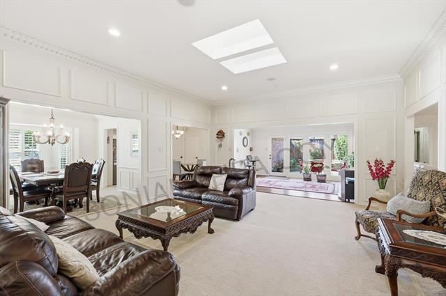 Building Photo - 748 Blue Jay Ln