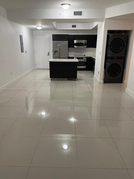 Building Photo - 90 SW 3rd St