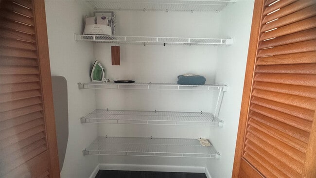 Building Photo - 5483 Casablanca Cir