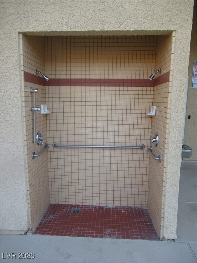 Building Photo - 1050 E Cactus Ave