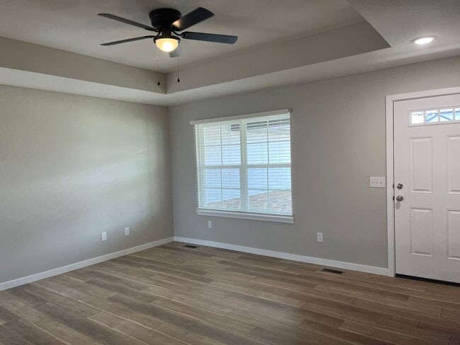 Building Photo - Where Convenience Meets Luxury.