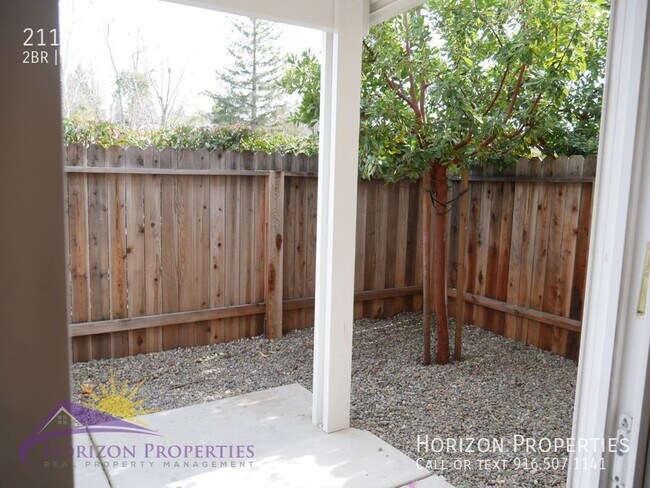 Building Photo - 211 Talisman Dr