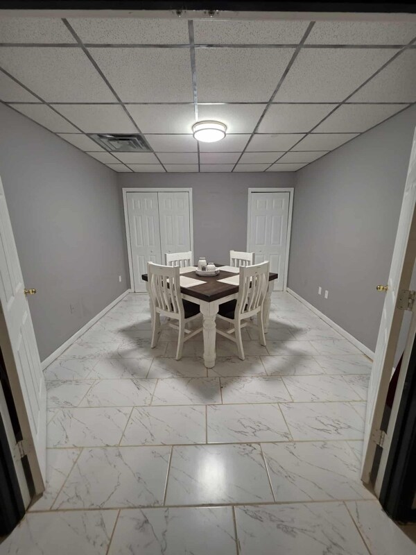 Building Photo - 1211 Fern Hollow Dr