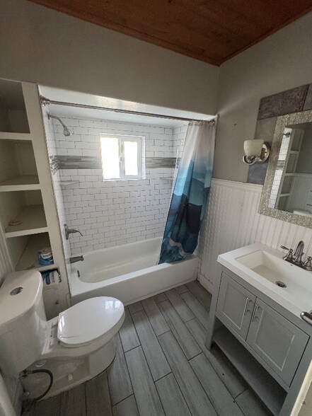 Building Photo - 4928 Newton St