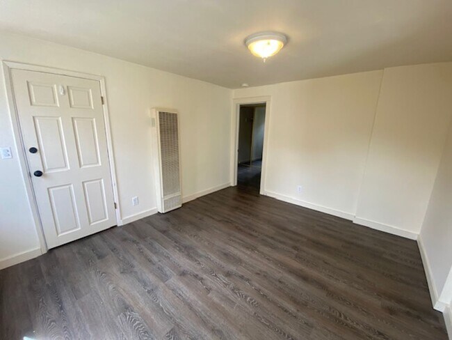 Building Photo - 512 Lobos Ave