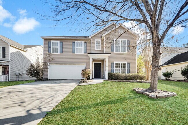 Building Photo - 3 Bedroom 2.5 bath home with 2 car garage located in Shadow Moss