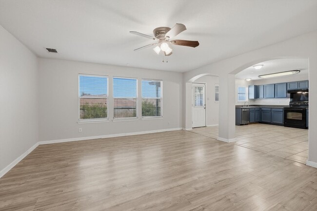 Building Photo - 4BR Home with Open Living Area & Included Appliances