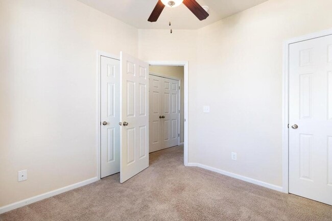 Building Photo - Great Townhome! Carolina Forest!