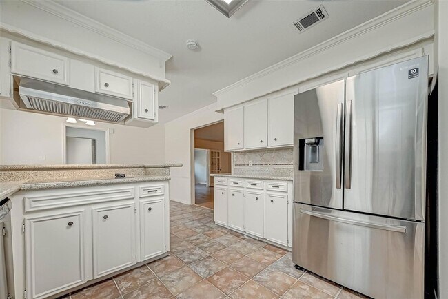 Building Photo - 5507 Enchanted Timbers Dr