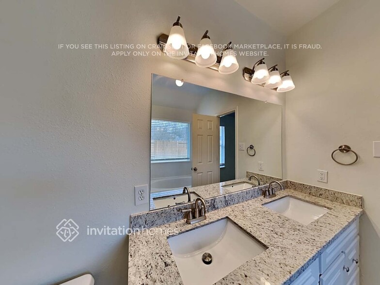 Building Photo - 11031 Overland Trail Dr
