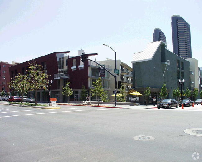 Building Photo - Atria on Market