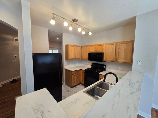 Building Photo - Charming 3BR House in Aurora