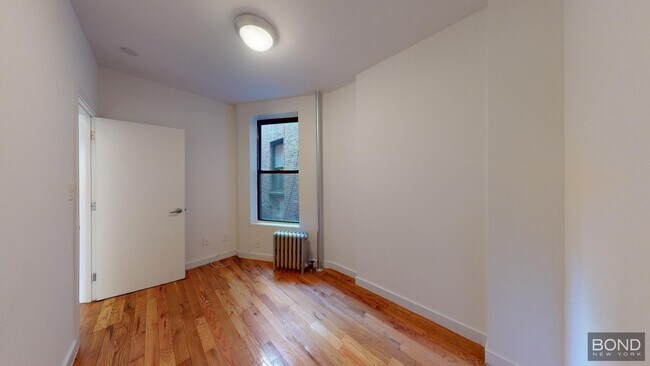 Building Photo - 312 E 91st St