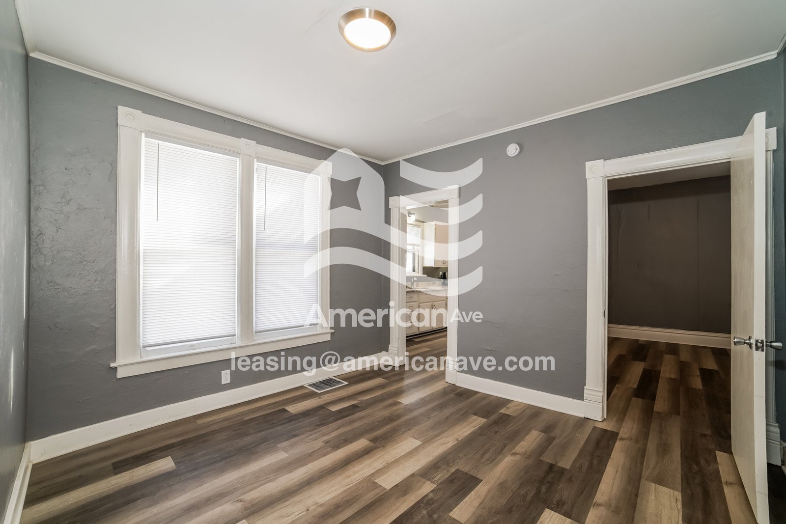 Building Photo - 204 E Thrush Ave