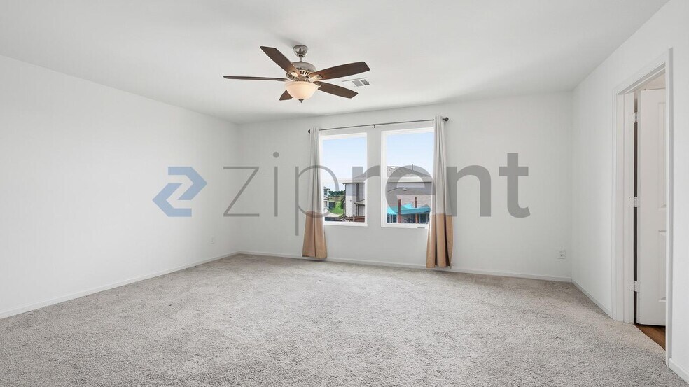 Building Photo - Unit